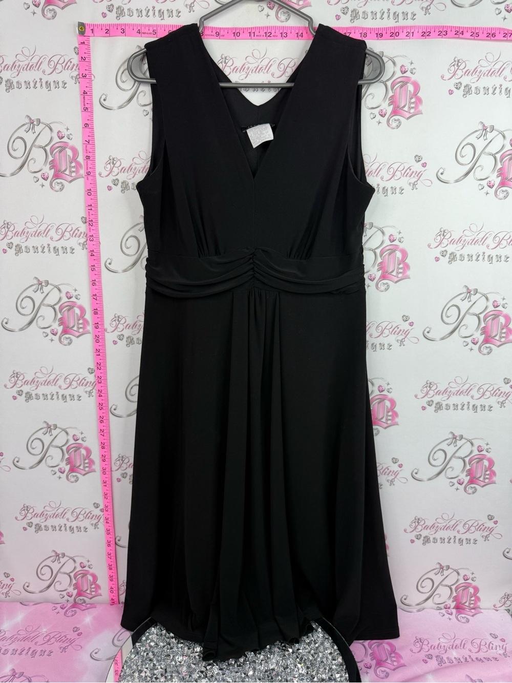 Jessica dress cinch draping details Black Sleeveless V-Neck Midi Dress